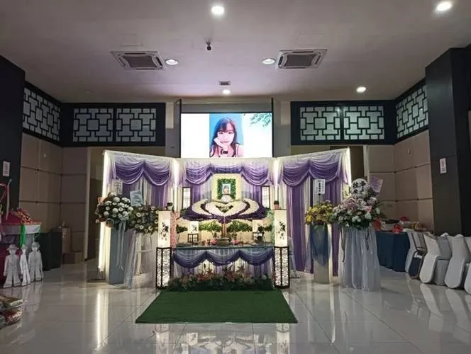 死者靈堂照片。STOMP