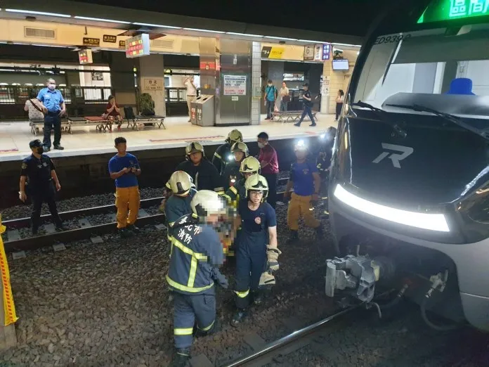 劉女被救出後緊急送醫。翻攝自記者爆料網