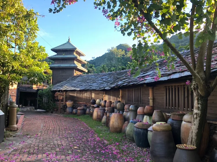 來水里除了可以手作玩陶，還可體驗漢服及和服，讓遊客穿越時空，體驗懷古之幽情。福容提供