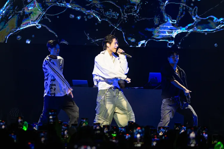 有謙勁歌熱舞GOT7的《Hard Carry》。D-SHOW提供