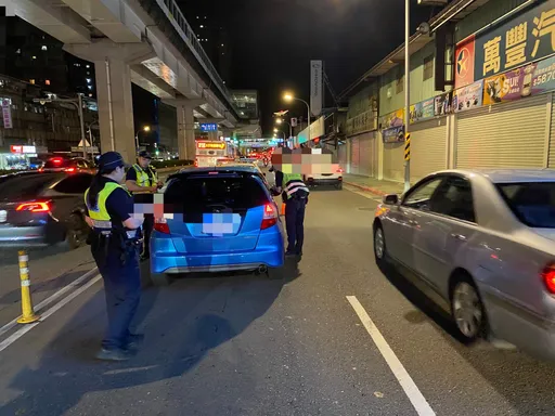 中和警聯手環保局稽查　2小時攔49改裝噪音車
