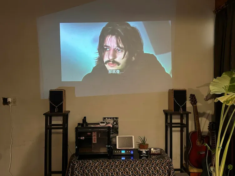 老宅將敞開大門，每週一播放電影，當成免費電影院。翻攝臉書社團「彰化人大小事」