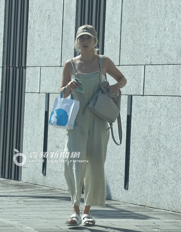 Andy溫馨送瑞瑪席丹到家後返家。特勤中心攝