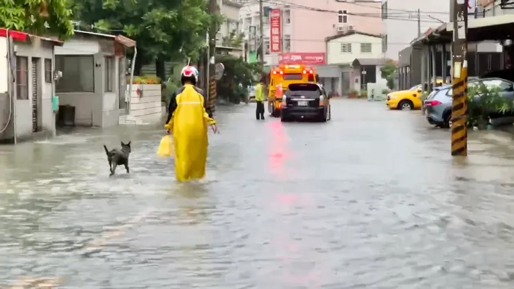 安南區傳出多處淹水。讀者提供