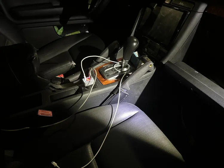 警方查獲開山刀。翻攝畫面