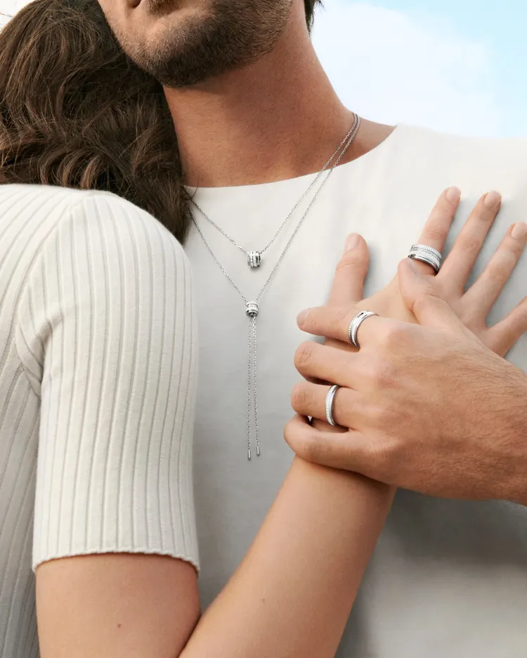 Quatre Double White系列長項鍊21萬1000元、吊墜項鍊16萬3500元、戒指6萬9000元至33萬5000元。品牌提供