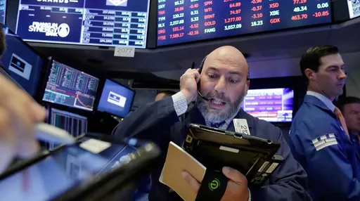 惠譽降評引爆賣壓持續　道瓊再跌百點、費半挫逾1%