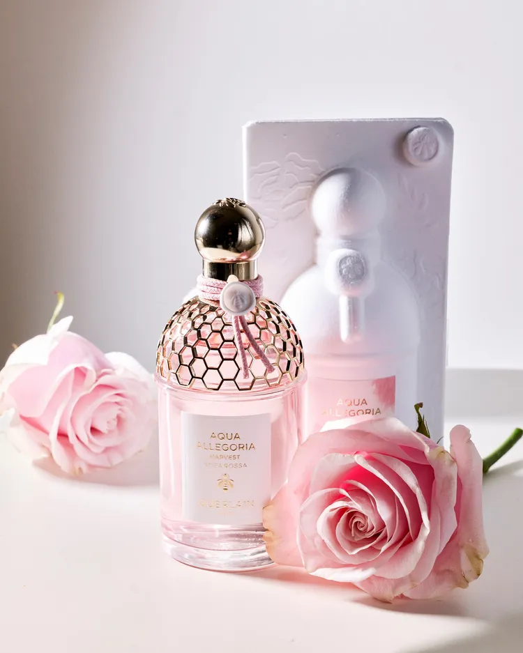 郭雪芙用來打造戀愛體質的花草水語格拉斯玫瑰與黑醋栗淡香水盛採限定版，125ml／6370元。品牌提供