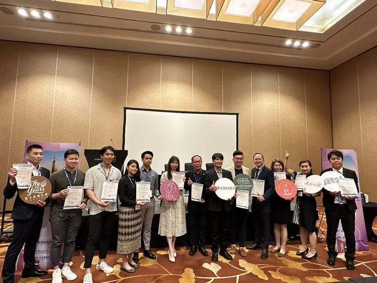 台灣經濟部率10多家台灣餐飲業者前進新加坡，並於17日舉辦台星業者媒合交流會，促成業者簽署9張合作意向書。中央社