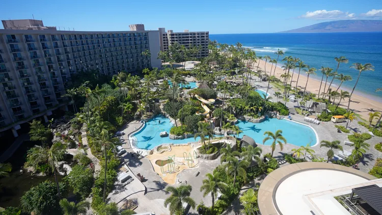 夏威夷官員呼籲遊客不要前往茂宜島，將飯店空間留給災民與救難人員。美聯社