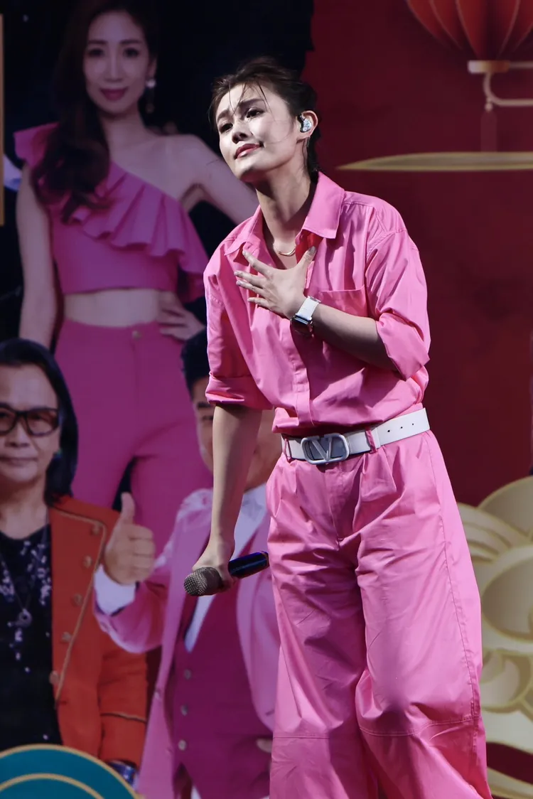 朱海君敬業演唱。林林攝