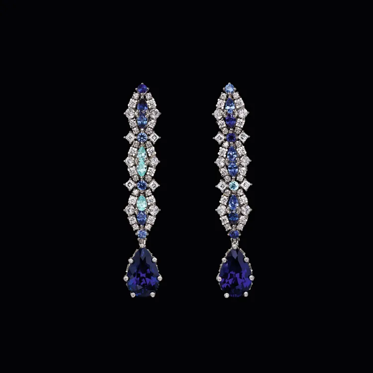 Très Cher Dior藍寶鑽石耳環，約2300萬元。品牌提供