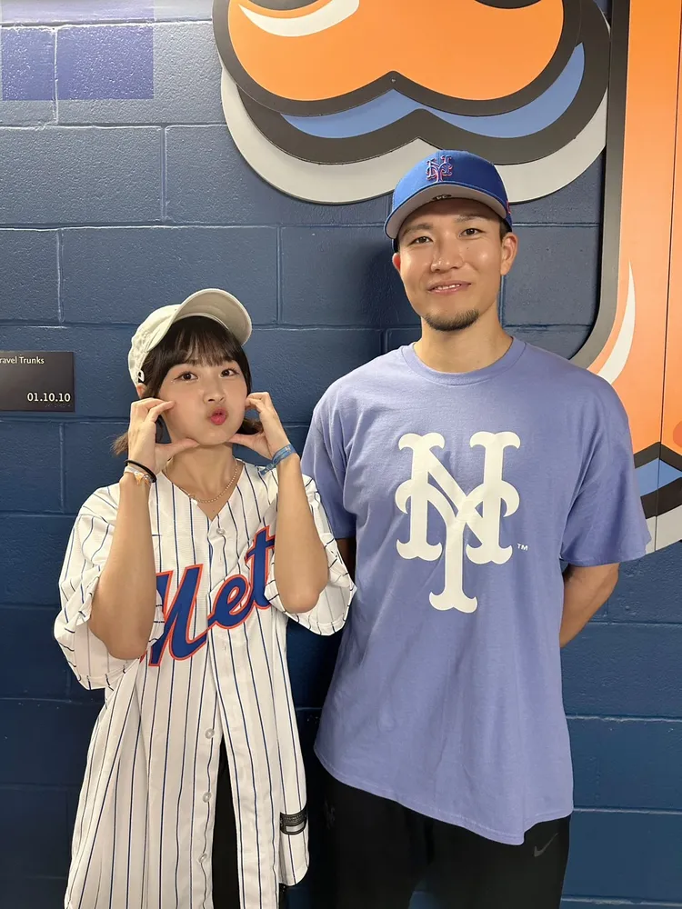 籃籃和千賀相見歡。  樂天桃猿提供