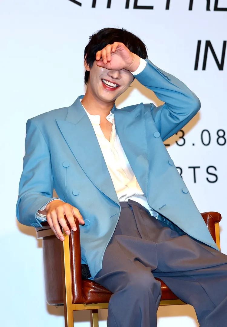 安孝燮表演完後害羞大笑。彭欣偉攝