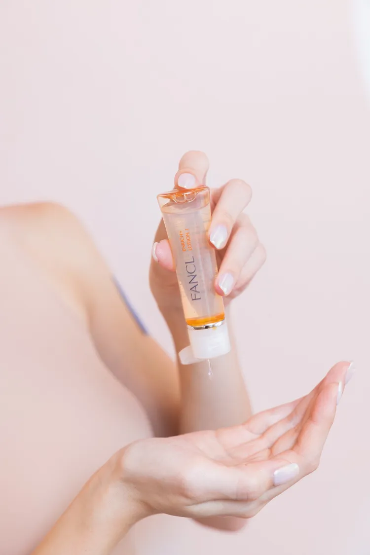 FANL膠原豐盈乳液水潤型/滋潤型，各30ml／900元。品牌提供