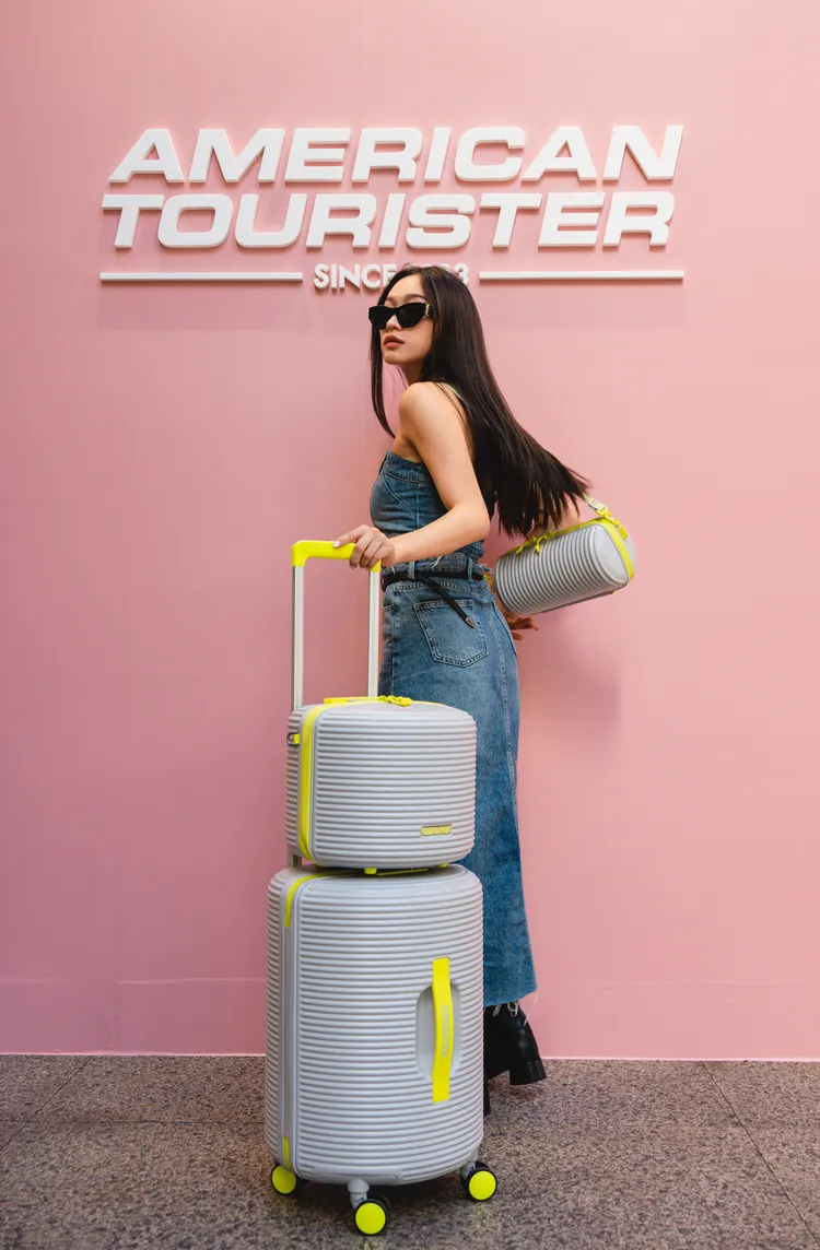 American Tourister ROLLIO圈圈箱，隨身包1700元、旅行袋2900元、隨行箱2200元、18吋行李箱6800元、28吋行李箱9800元。品牌題供