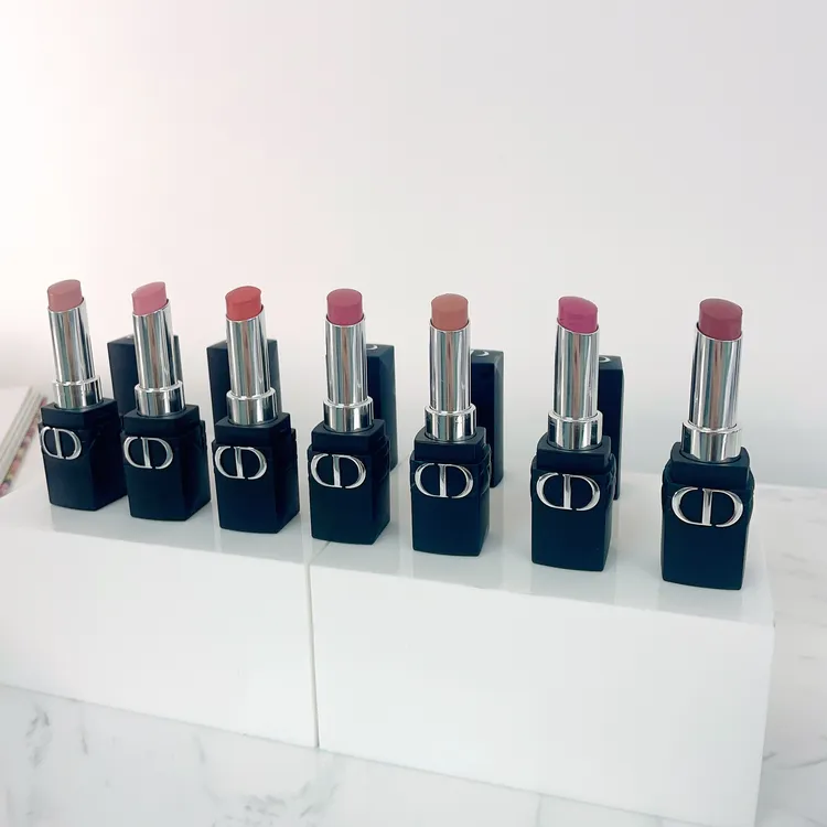 Dior超完美超完美持久唇膏7款新色選，各１1500元。張家玲攝