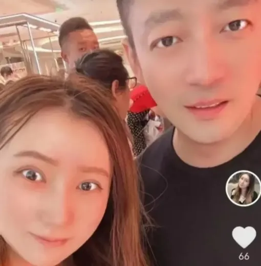 刘亦桐与汪小菲合照。翻摄刘亦桐小红书