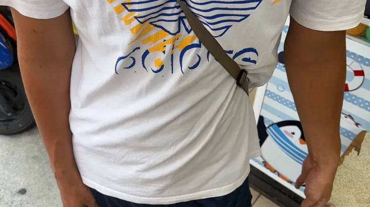 新條例上路有三家店被迫搬遷的何姓場主相當苦惱，他強調大人才會來玩，小朋友沒有錢、待不久。曾佳俊攝