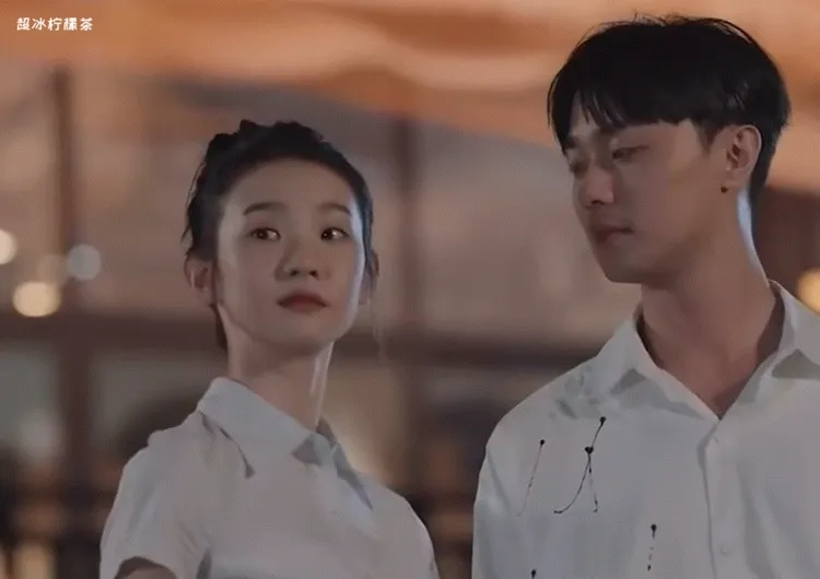 第一次吻戲。（電腦版可看得到動圖）