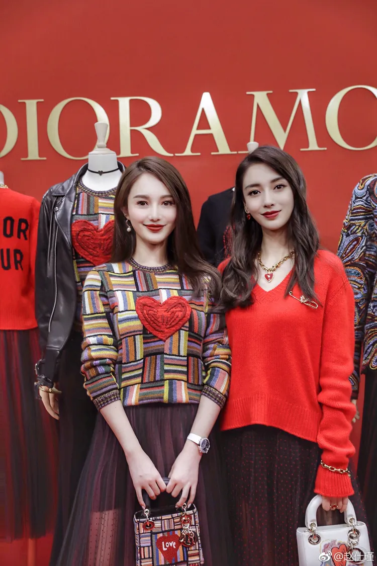 趙仕瑾（左）5年前曾與Angelababy同框，網友如今圍觀稱「黃曉明的現任和前任」。翻攝趙仕瑾微博