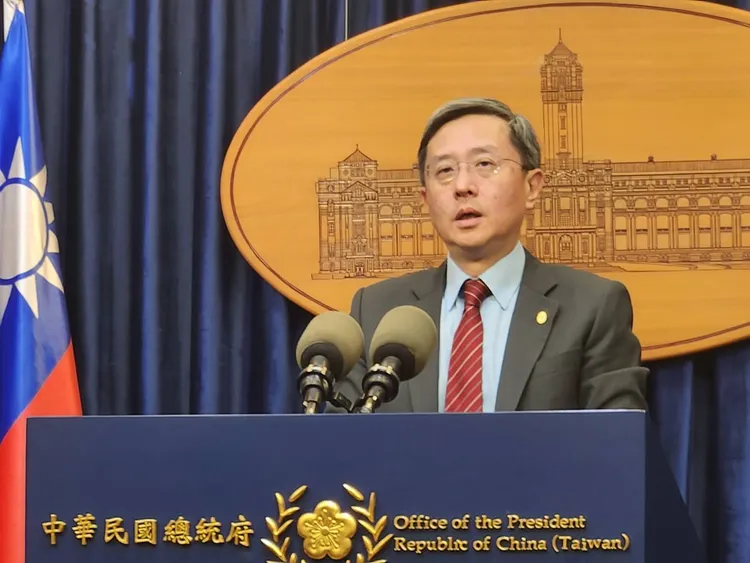 外交部次長李淳說明蔡英文行程。施智齡攝