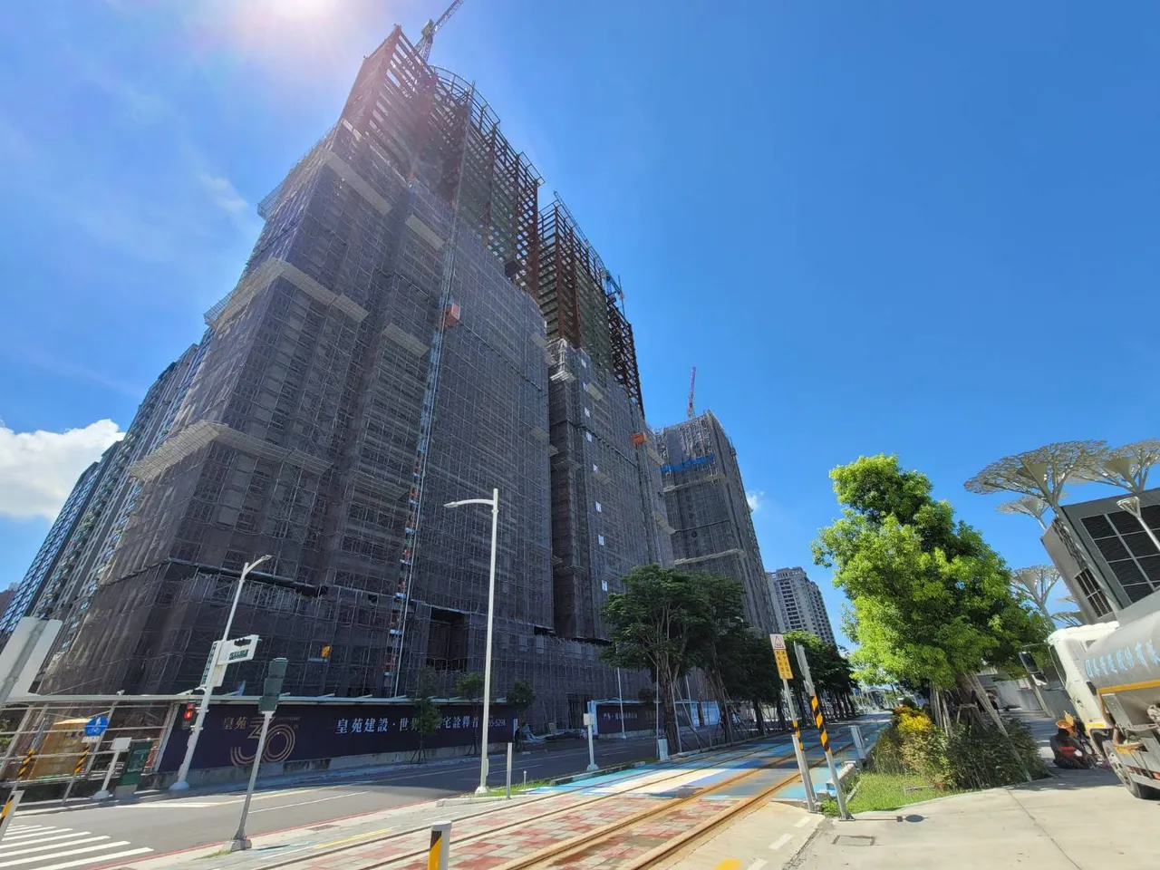 皇苑建設「御皇苑」實登最高突破7字頭。葉家銘攝