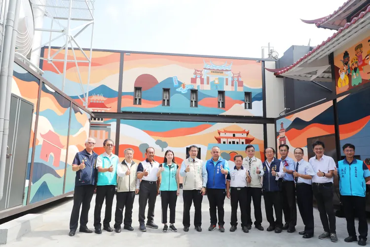 淨圓滿紙錢專用二爐可讓紙錢達完全燃燒，煙氣符合排放標準，不會污染。市府提供