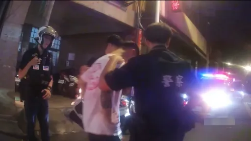 毒蟲車上藏各種違禁品 大方讓警方搜查GG了