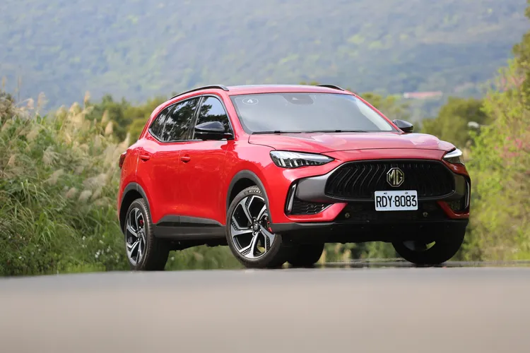 MG HS車系在2023年1-7月締造6175輛掛牌數暫時站上第10位，其中在7月MG HS更以1163台創下單月銷售新高，成為同級車銷售冠軍。林浩昇攝