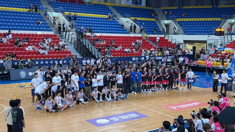 愛爾麗集團更頒發獎金一百萬激勵球員，慰勞中華藍隊的辛苦。