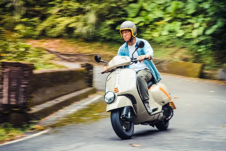 不僅中高速過彎有著令人喜愛的穩定性，連續彎道的考驗同樣帶著滿滿的自信。黃天佑攝