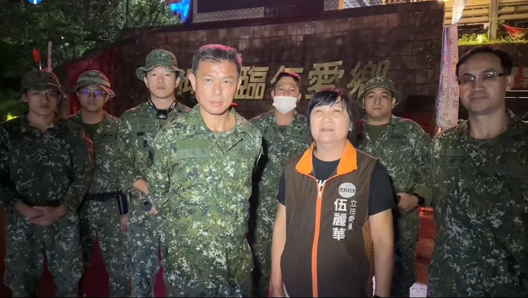 國軍第五作戰區挺進災區救災。翻攝《伍麗華｜Saidai / Reseres》粉絲頁