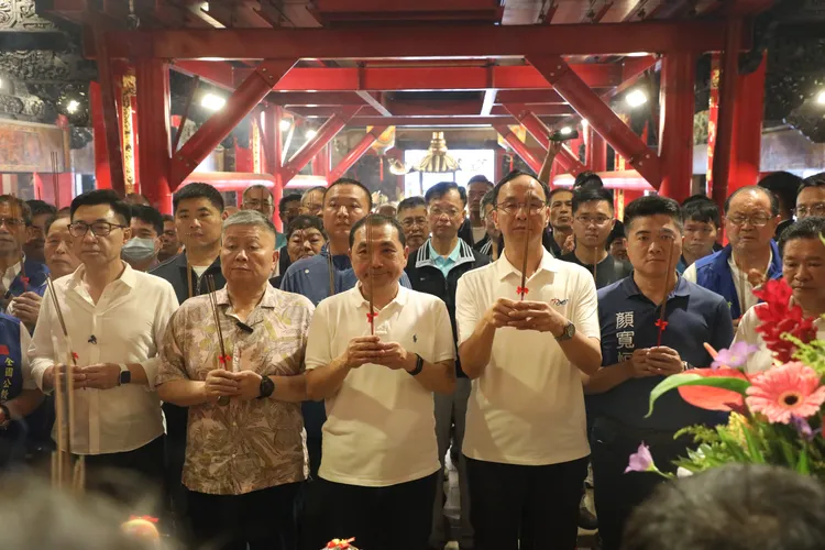 侯友宜對於徐耀昌昨晚喊「下架國民黨」避而不談，表示黨正在了解中。黨部提供