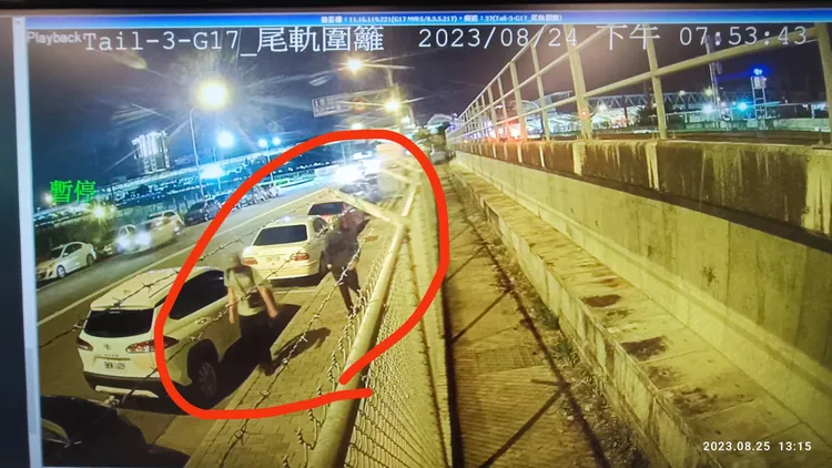 2名外籍塗鴉客犯案過程中6度變裝。民眾提供