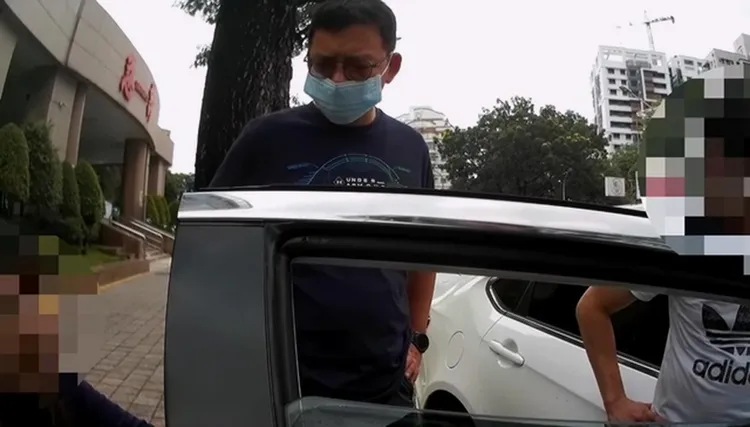 警方找到夫妻詢問，原來是在車上吵架。翻攝畫面