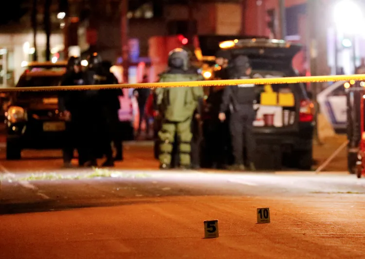 警方封鎖現場調查。路透社