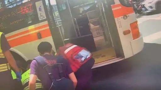 台北客運公車未停讓撞死人 駕駛停職將吊銷駕照