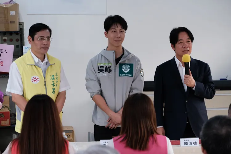 賴清德與游氏親耆座談。吳崢辦公室提供