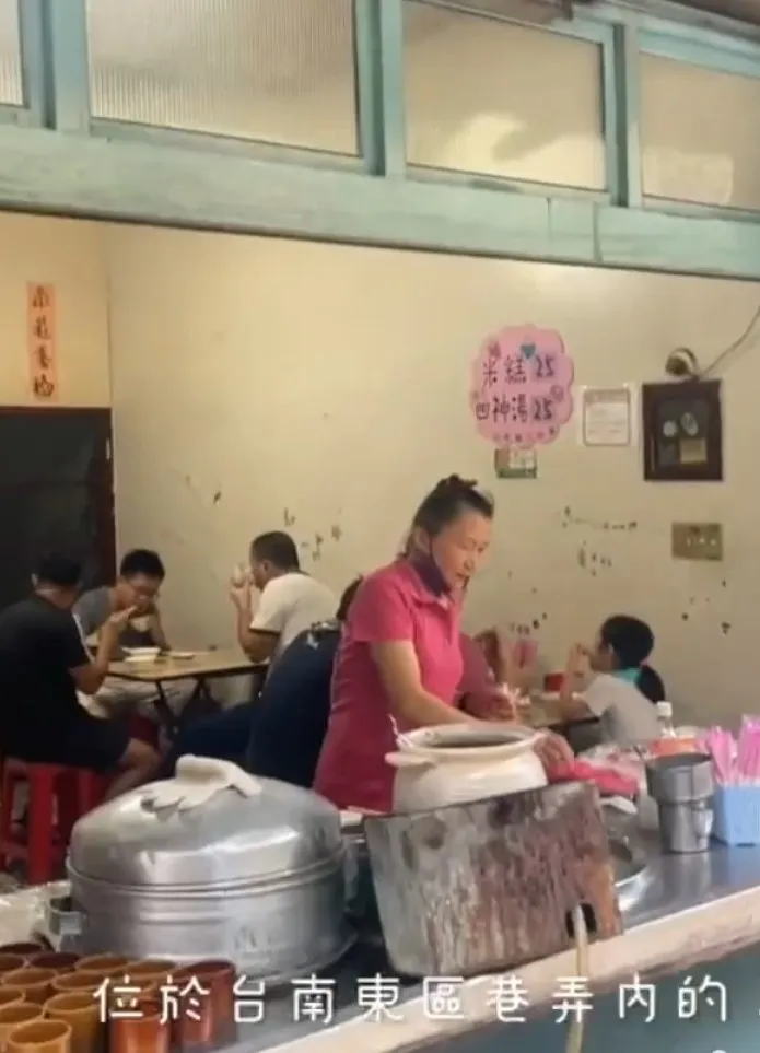 精忠三村米糕沒有特招牌，隱藏版眷村美食，位在台南市東區。TikTok@maysun_boy 提供