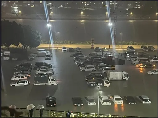 再收柯文哲爛攤!颱風泡水車即起補領慰助金 汽車2萬、機車2千