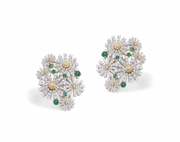 Masterpiece Margherita高級訂製珠寶熱情之花雛菊鑽石耳環，157萬元。品牌提供