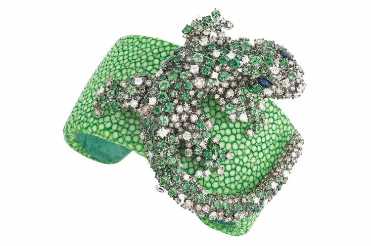 Animalia時尚動物園系列綠色珍珠魚皮壁虎手鐲，276萬元。品牌提供