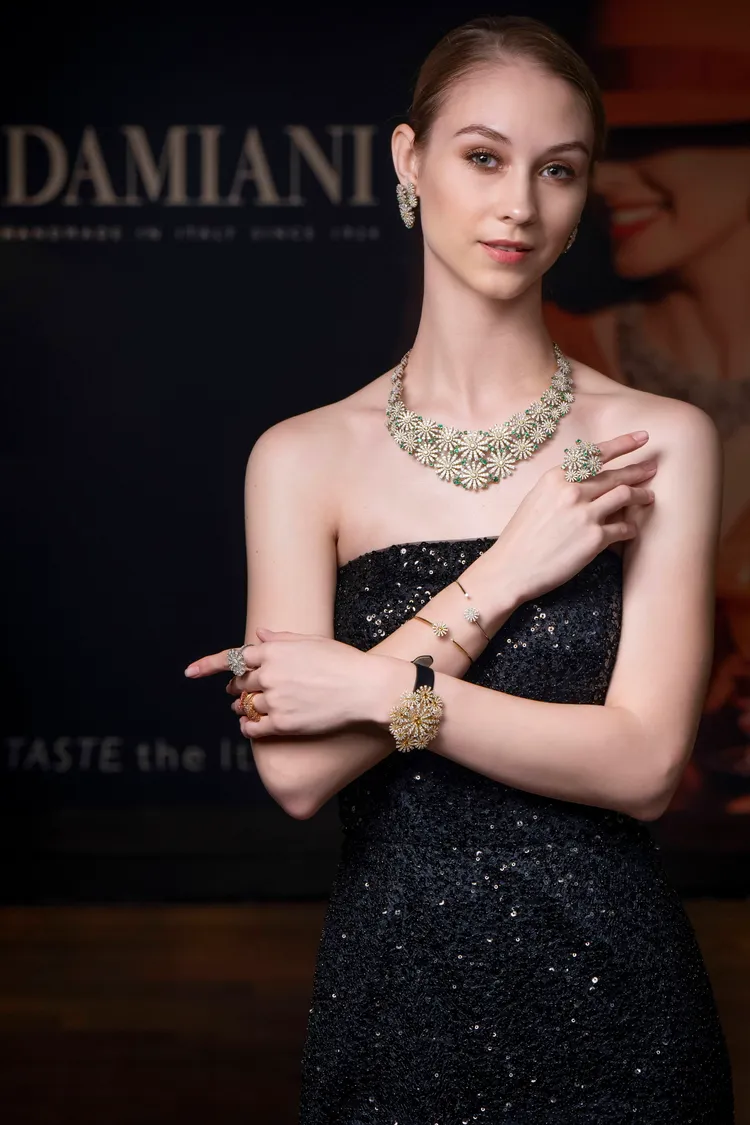 Model示範Masterpiece Margherita系列高級珠寶。品牌提供