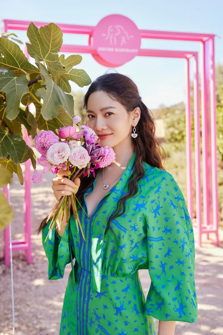 喬喬舊地重遊。華研國際提供