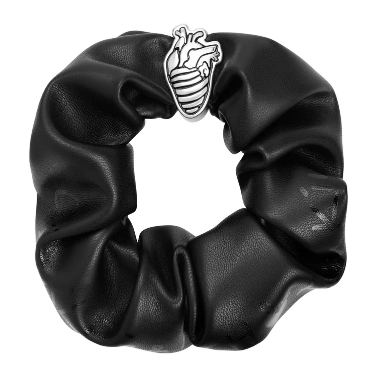 心臟抓皺髮圈590元。品牌提供