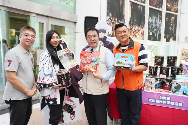 伴手禮搭上動漫熱潮。市府提供