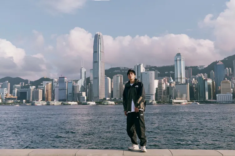 婁峻碩穿上The North Face Urban Exploration系列。品牌提供