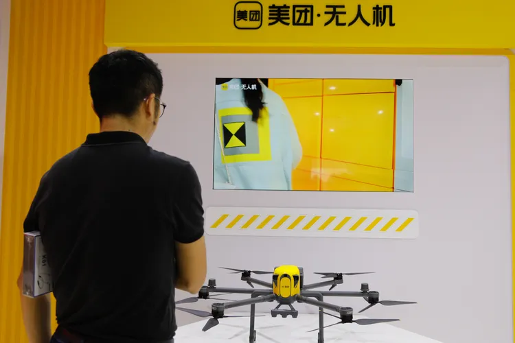 中國媒體指，拒絕即時電商的3C品牌恐被邊緣化，甚至消失。新華社