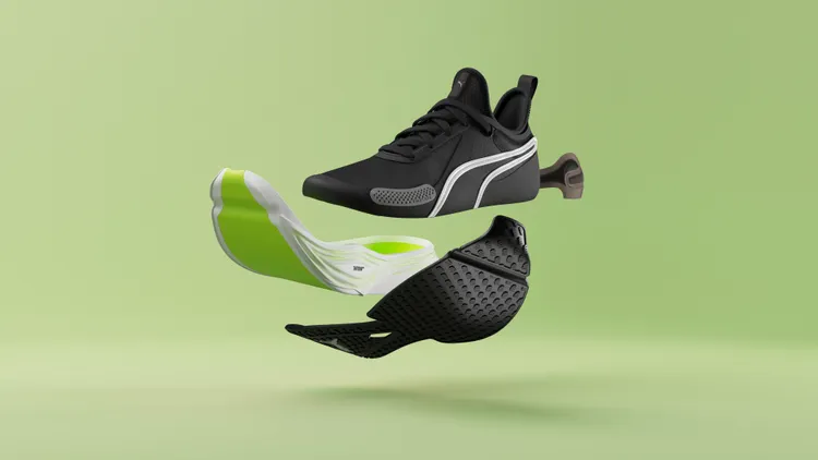 全新鞋款的鞋中底內、外側採用高密度氮氣中底層。品牌提供